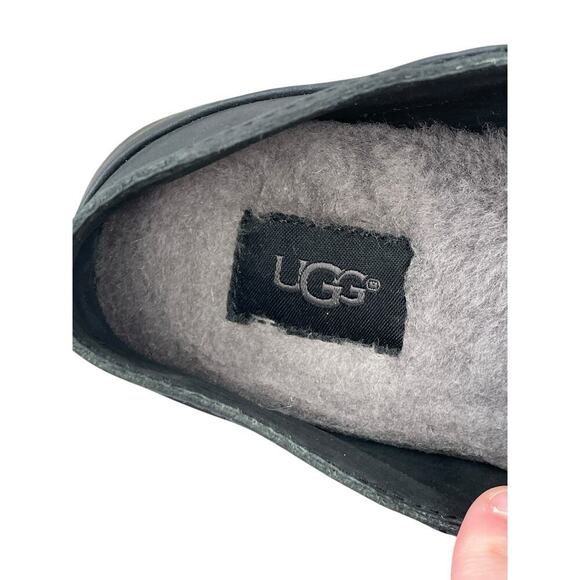 UGG Hunley Moccasin Black Leather Men’s 8 Sheepskin Insole Indoor Outdoor Loafer - Picture 3 of 10